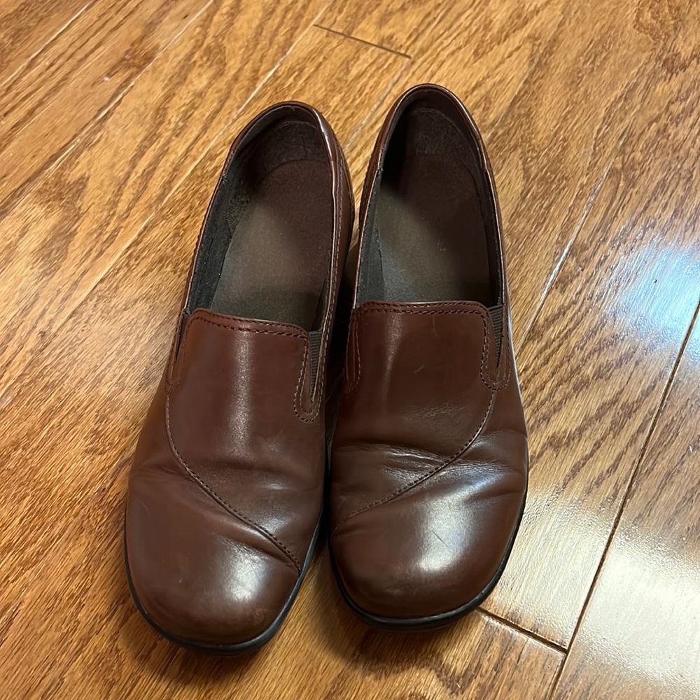 Clarks brown clogs size 8.5